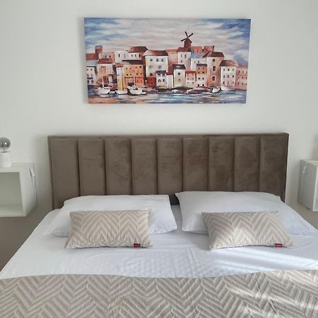 Apartments Javorska Kaštela Екстериор снимка