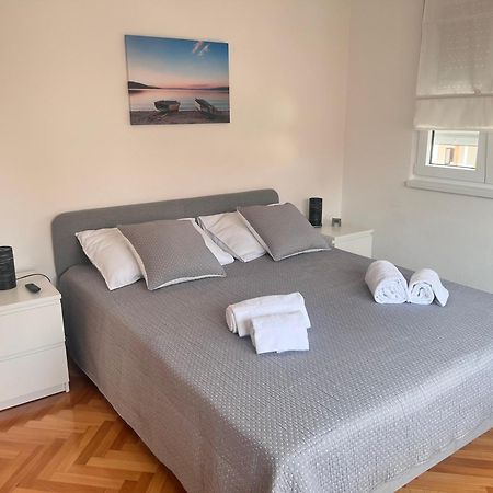 Apartments Javorska Kaštela Екстериор снимка