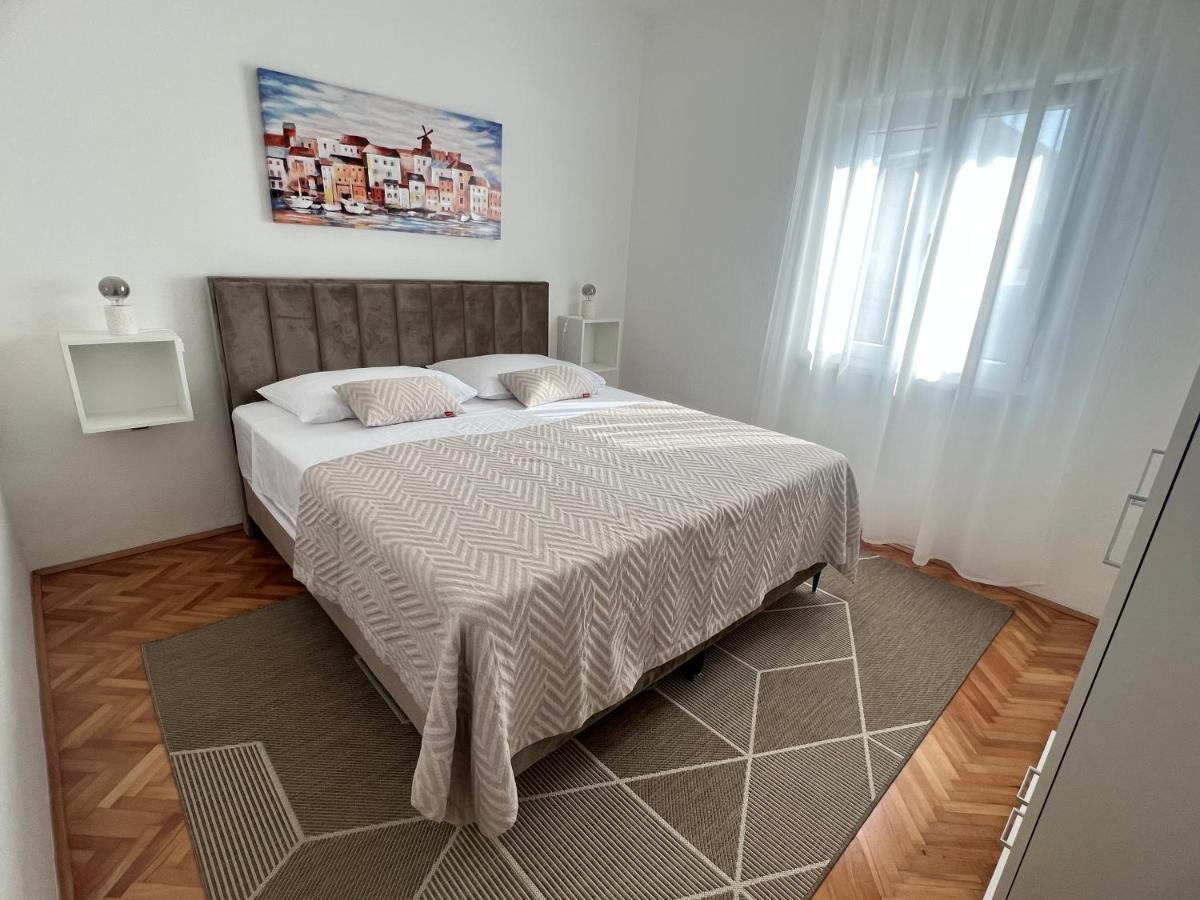 Apartments Javorska Kaštela Екстериор снимка