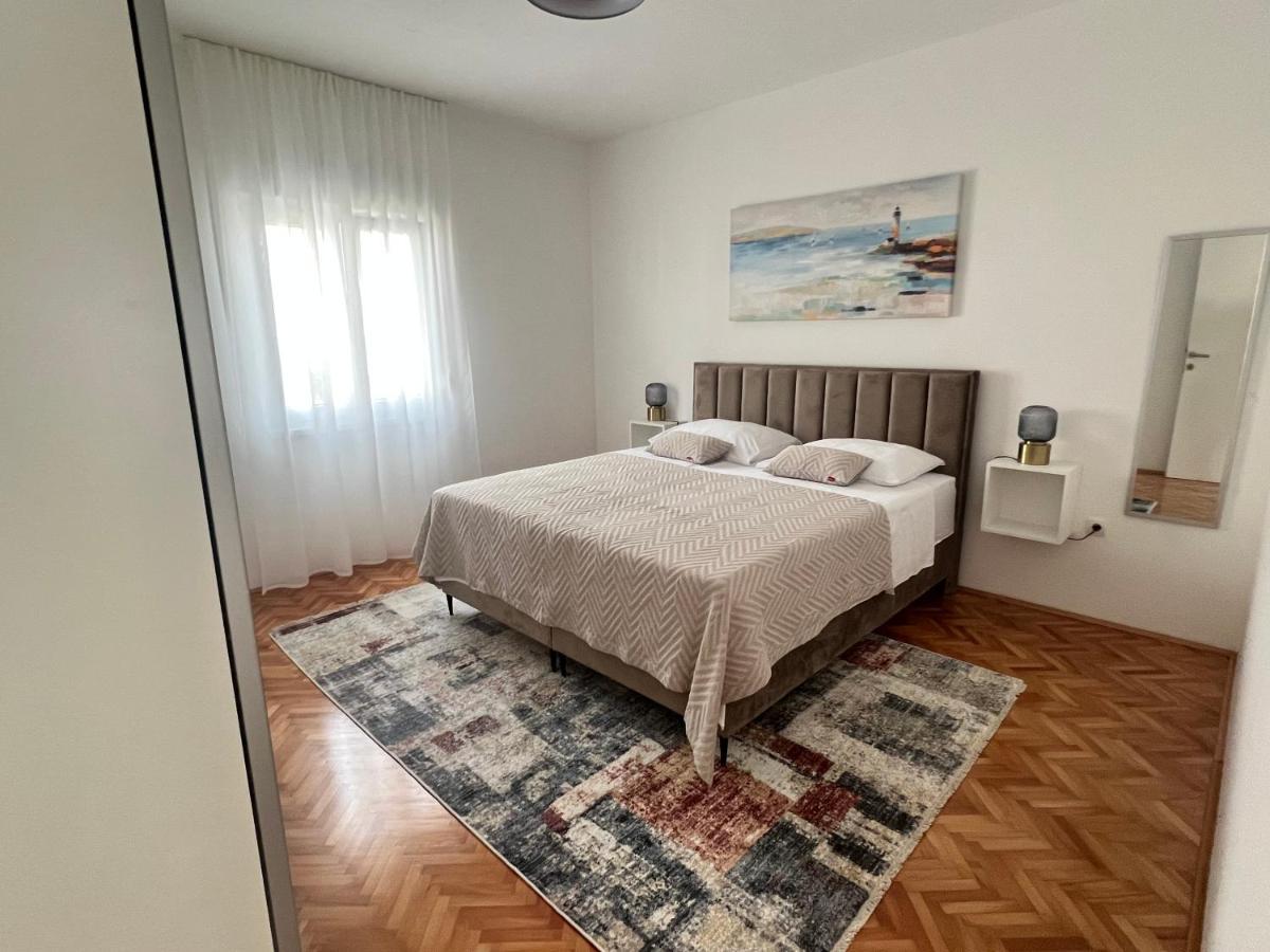 Apartments Javorska Kaštela Екстериор снимка