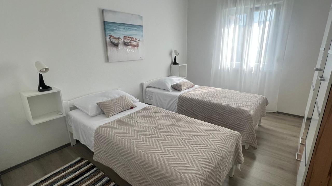 Apartments Javorska Kaštela Екстериор снимка