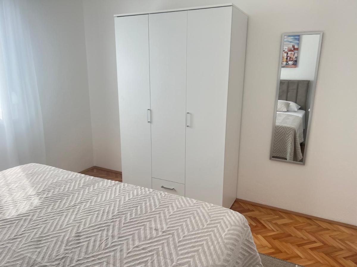 Apartments Javorska Kaštela Екстериор снимка