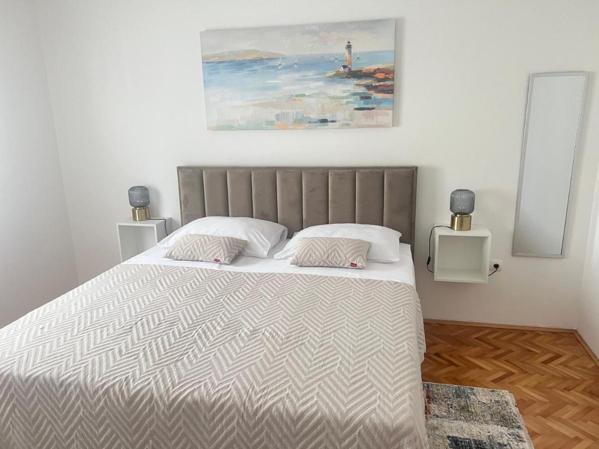 Apartments Javorska Kaštela Екстериор снимка