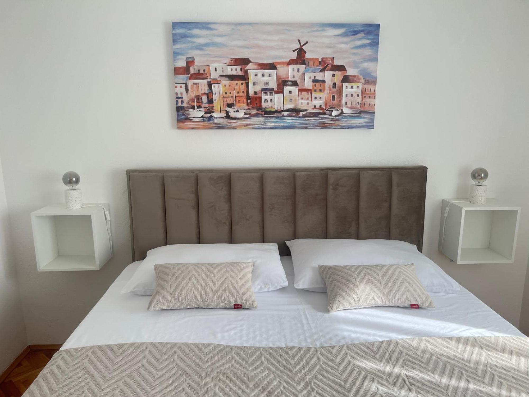 Apartments Javorska Kaštela Екстериор снимка