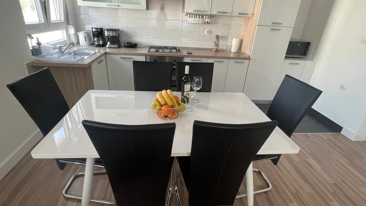 Apartments Javorska Kaštela Екстериор снимка