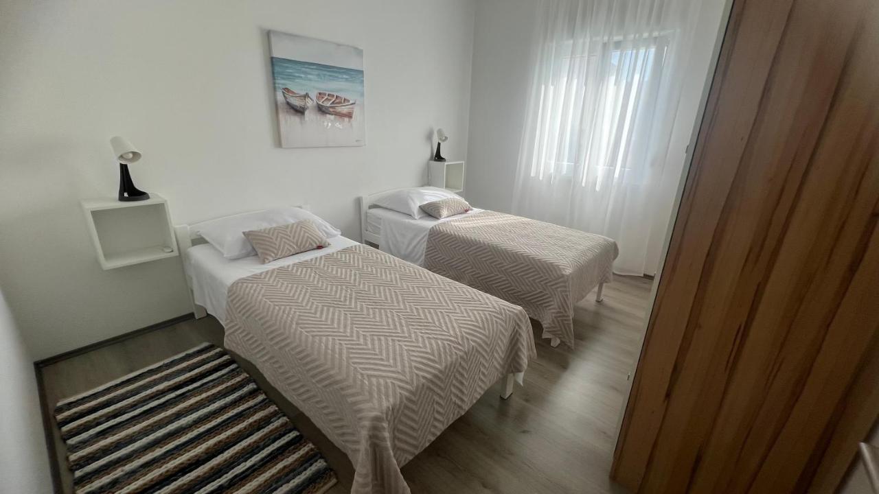 Apartments Javorska Kaštela Екстериор снимка