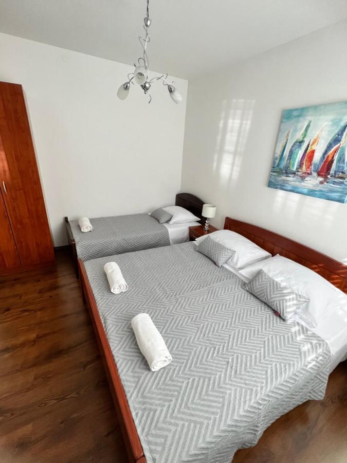 Apartments Javorska Kaštela Екстериор снимка