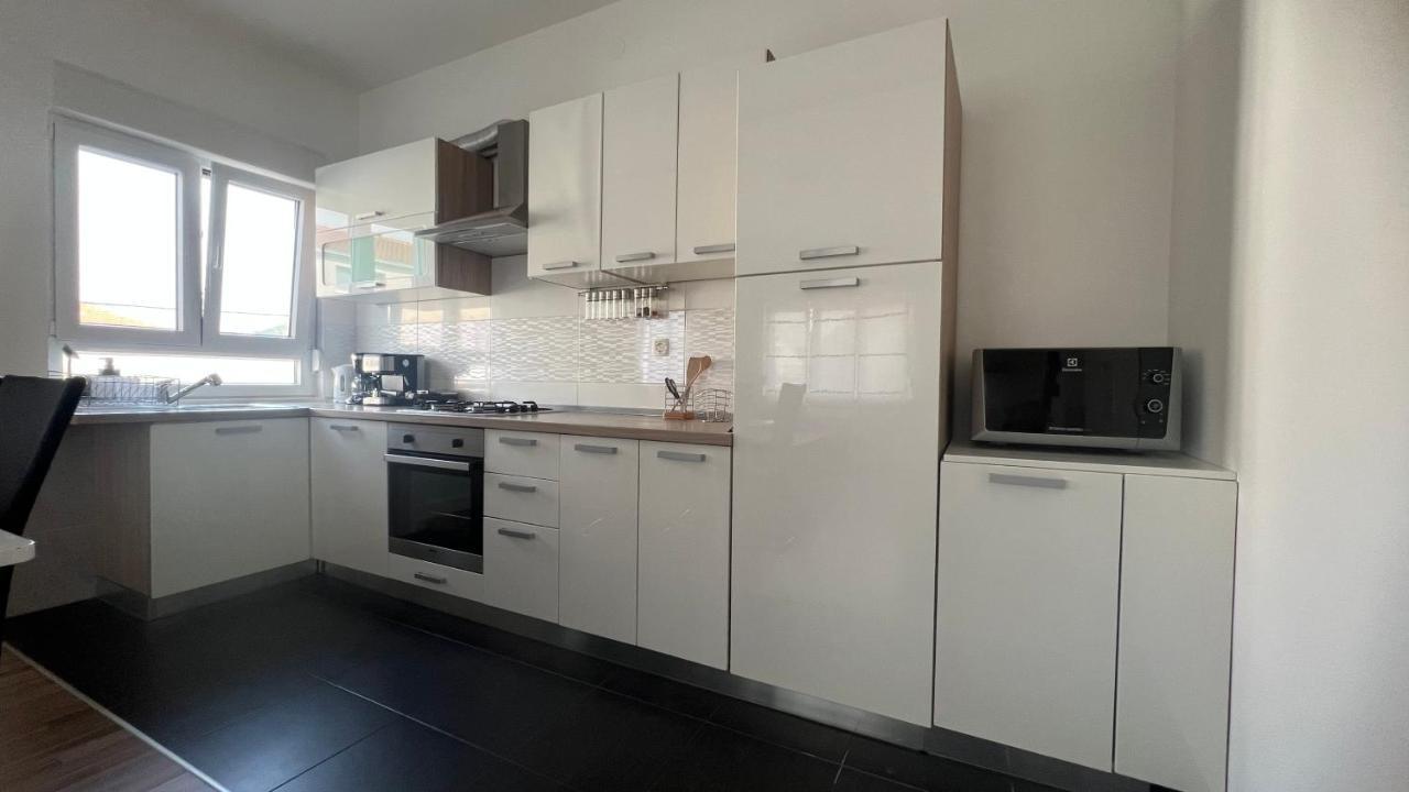 Apartments Javorska Kaštela Екстериор снимка